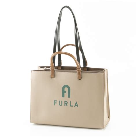 フルラバッグ 芸能人|FURLA(フルラ)の歴史や特徴,ターゲット年齢層,ランク(人気度), .